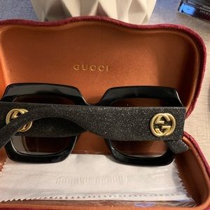 Gucci oversized sparkle sunglasses~